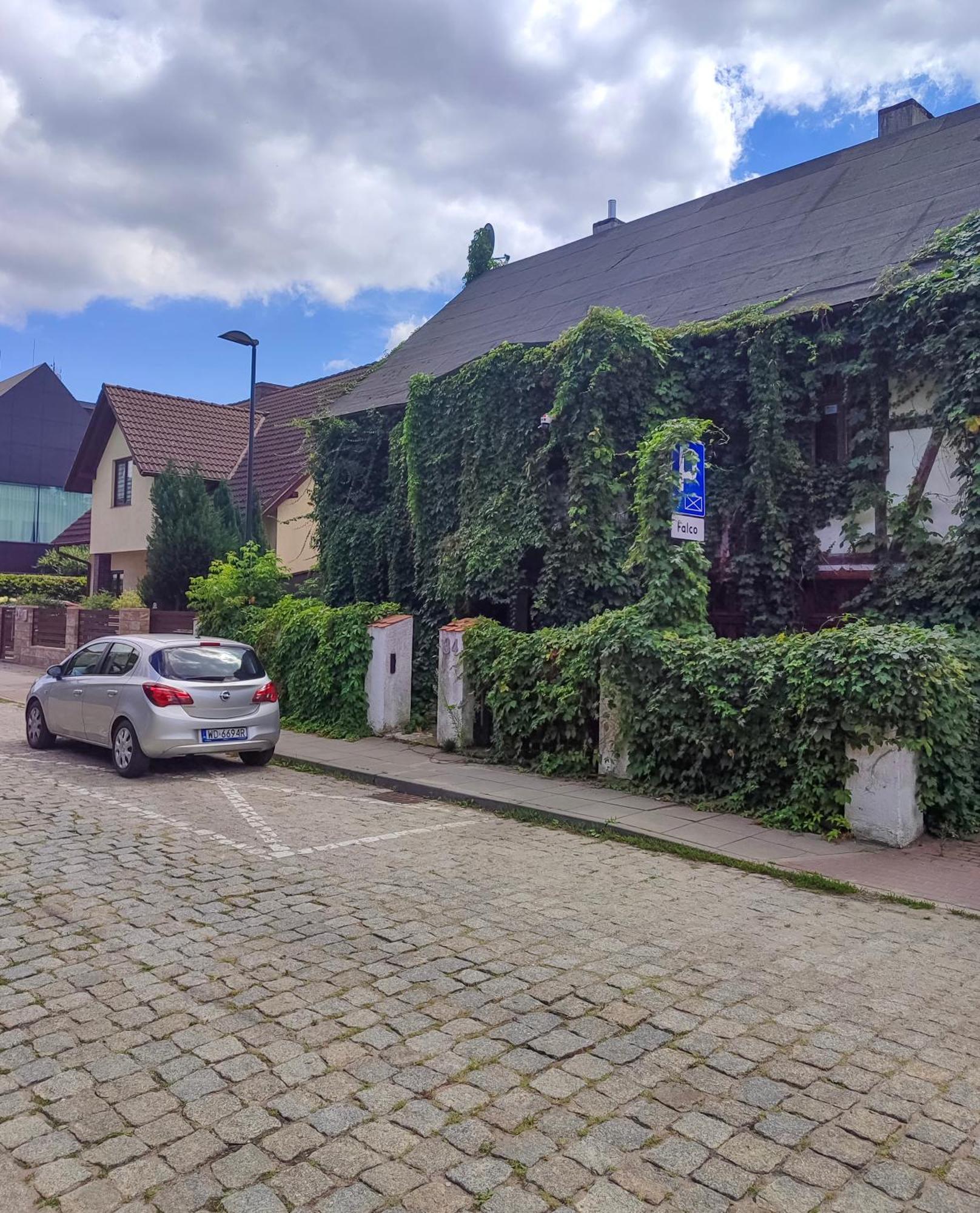 Prywatny Parking Winnica 34 Nad Wisla 2 By Rentoom Thorn Exterior foto